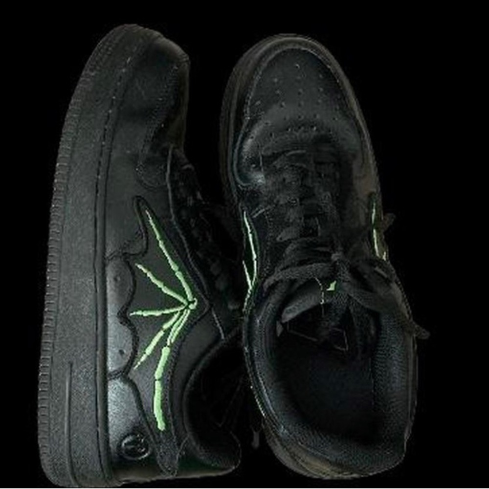 Phase custom black forces